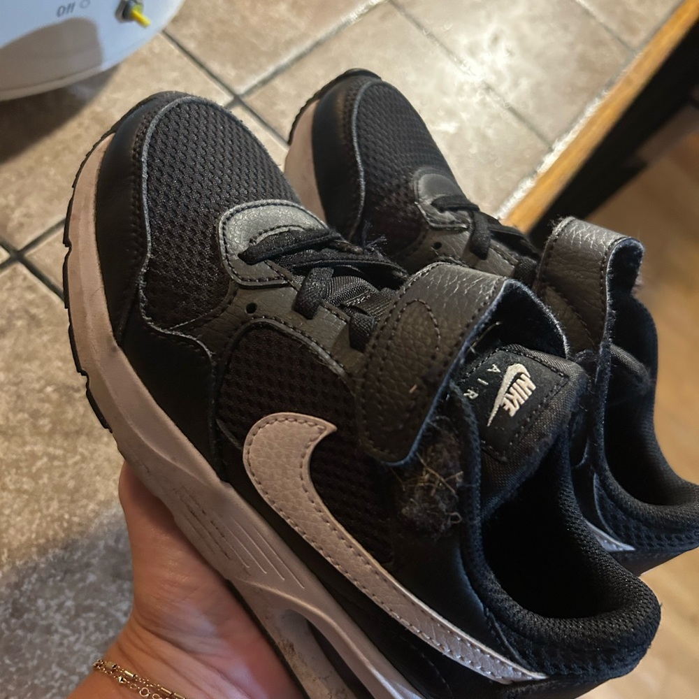 Nike Kids Black and White Sneakers air max